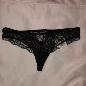 New Chantelle lace thong black size large